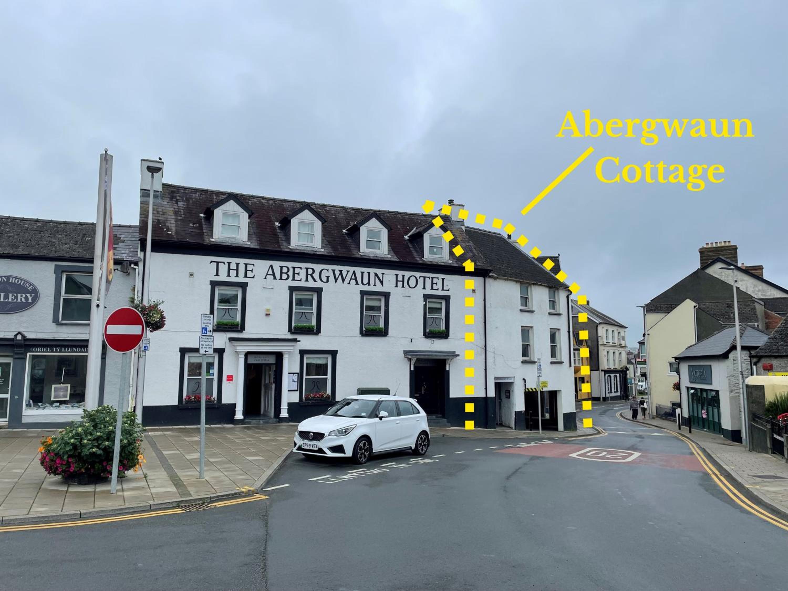 Hotel Abergwaun Cottage - Image 1