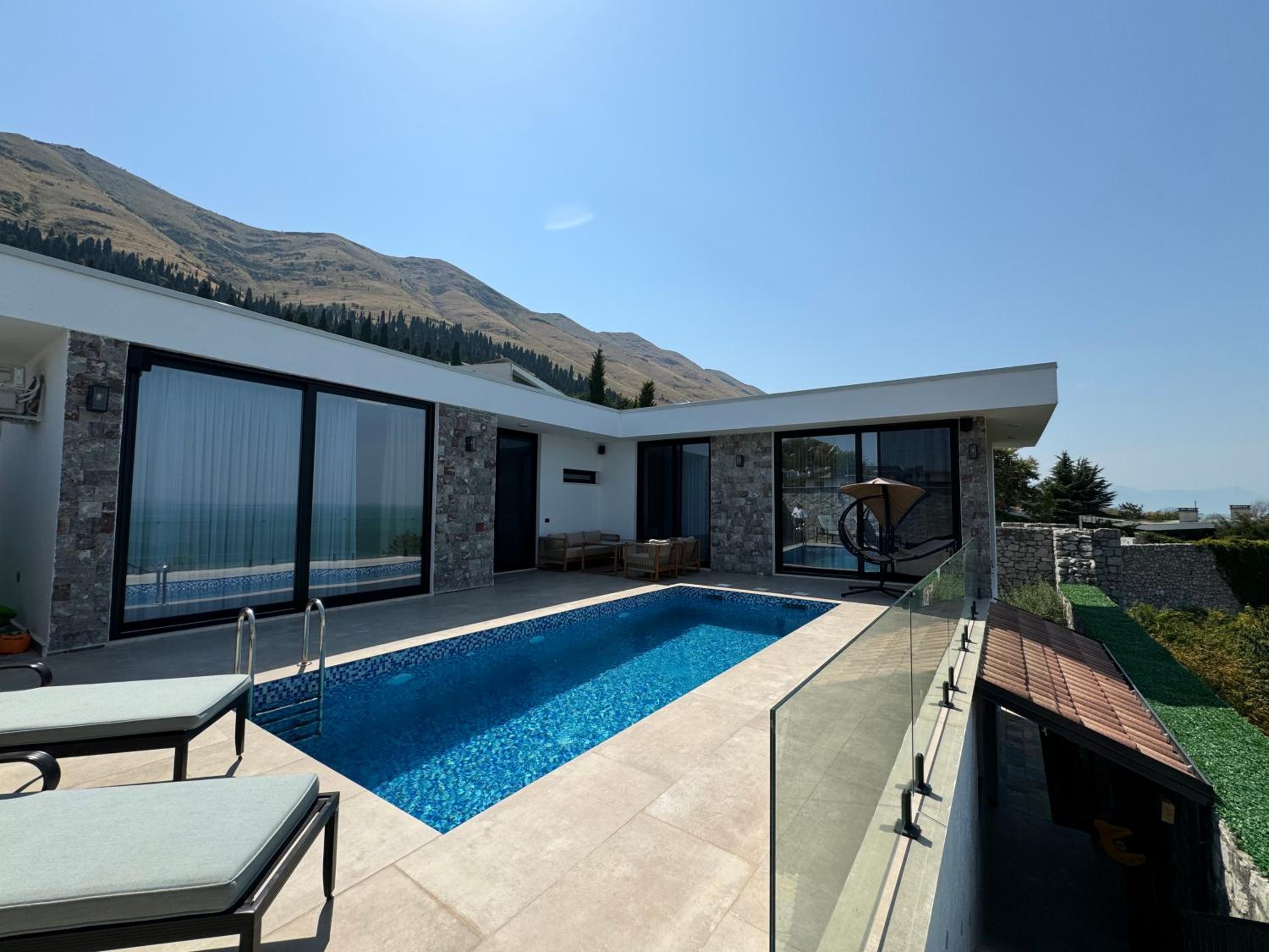 Vatër by lake photo 2