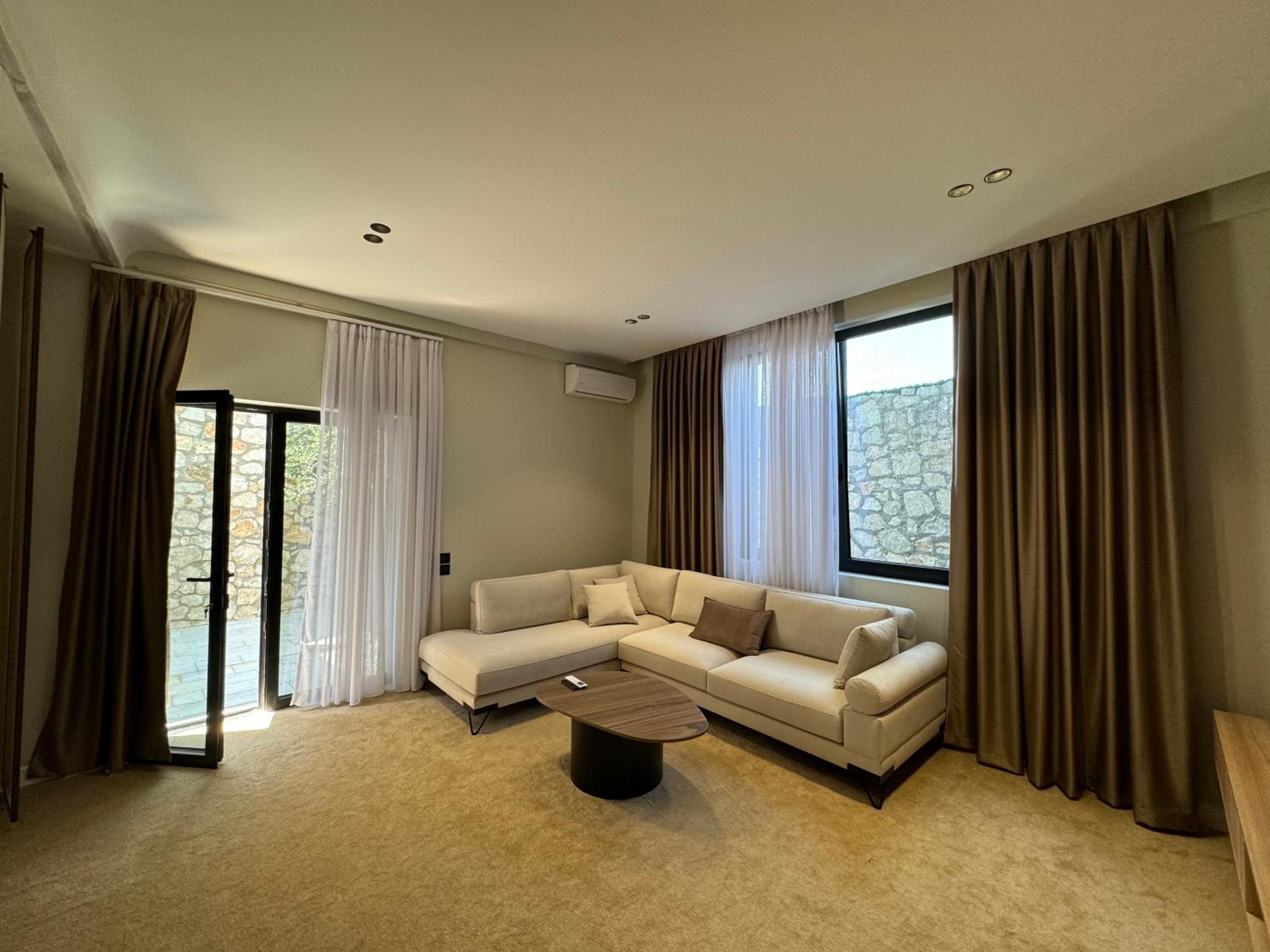 Vatër by lake photo 5