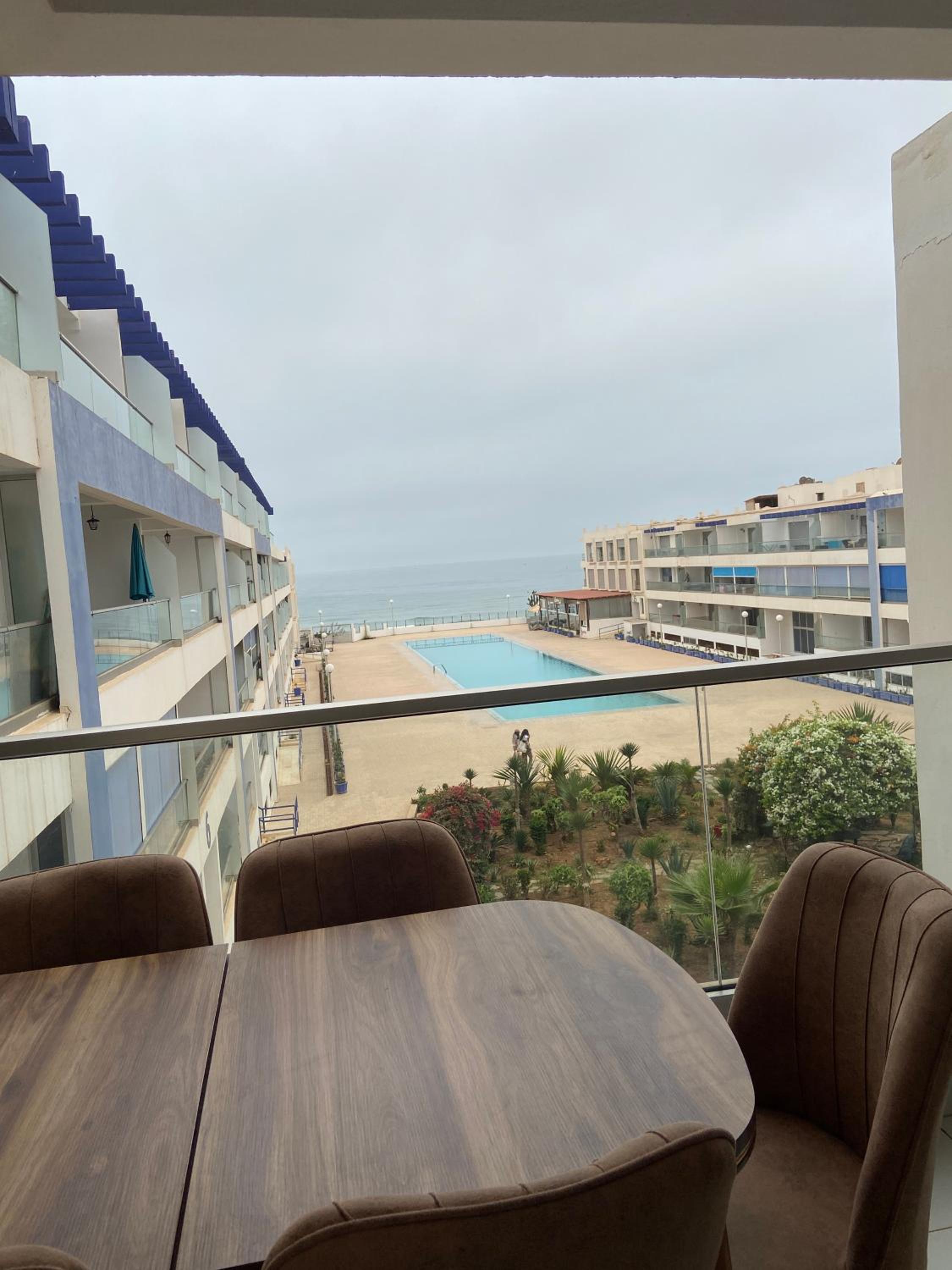 Hotel Confort et Vue Mer Appartement avec Piscine - Image 1