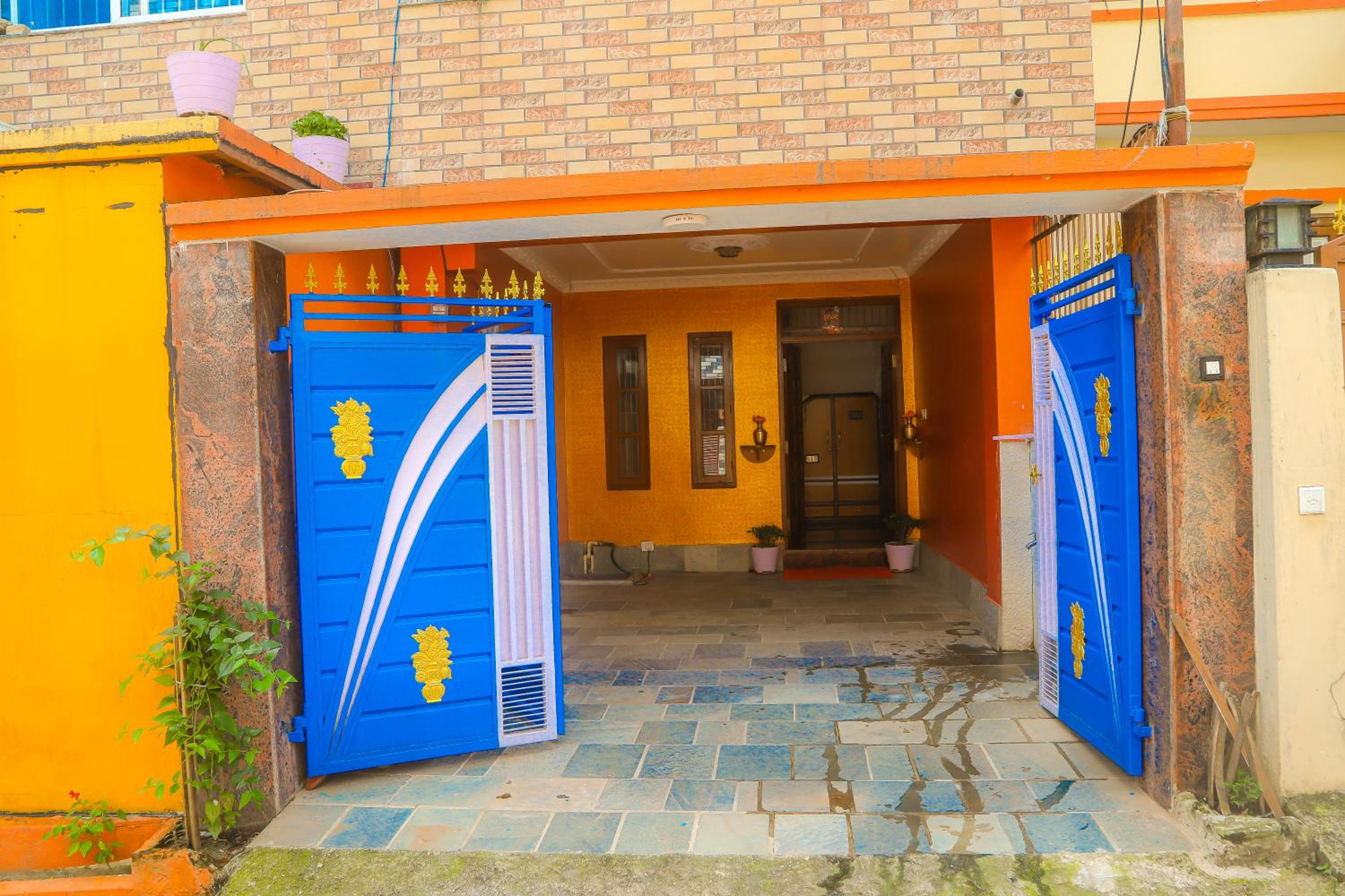 Ashu Apartment