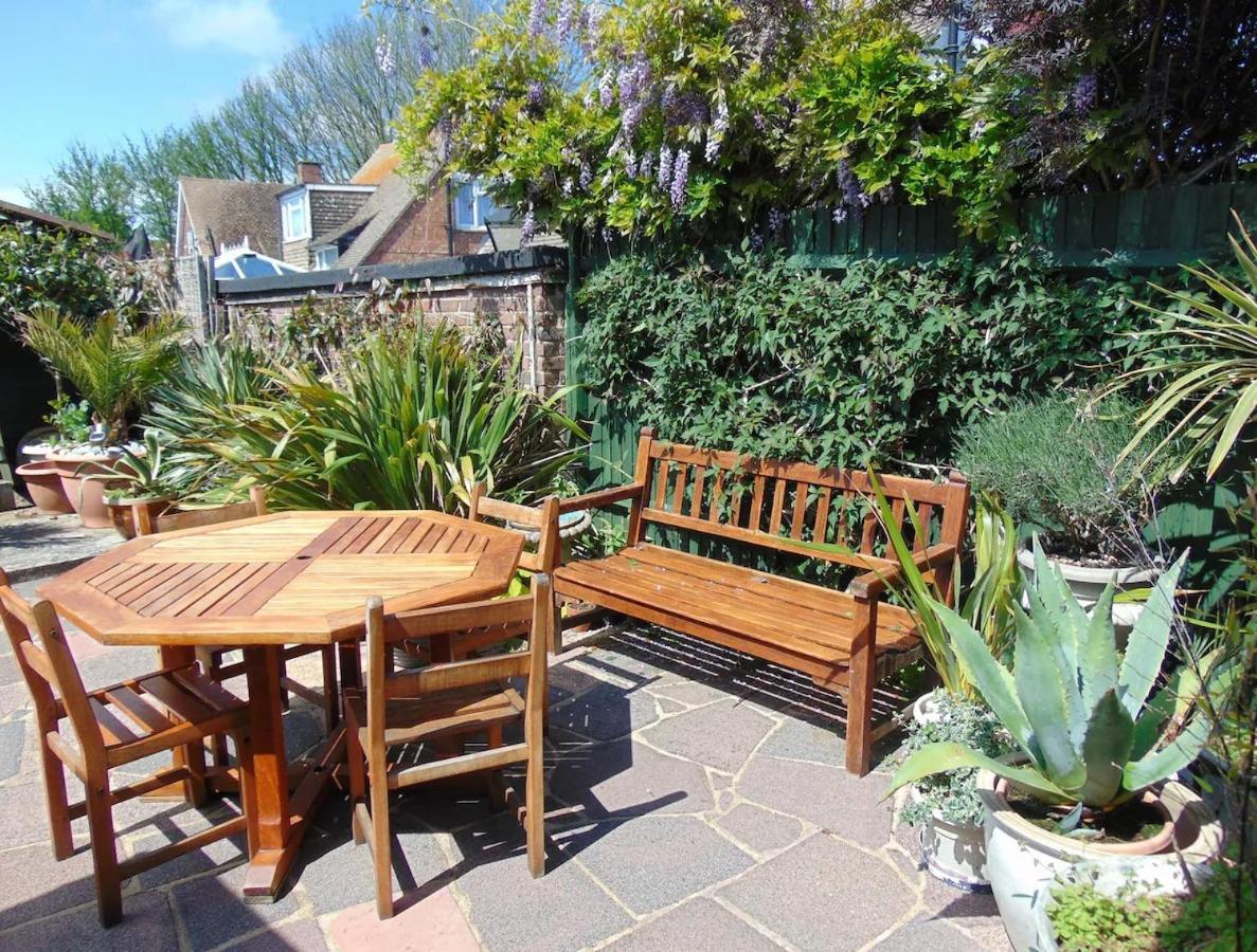 Coastal Hideaway in Pevensey Bay view 5