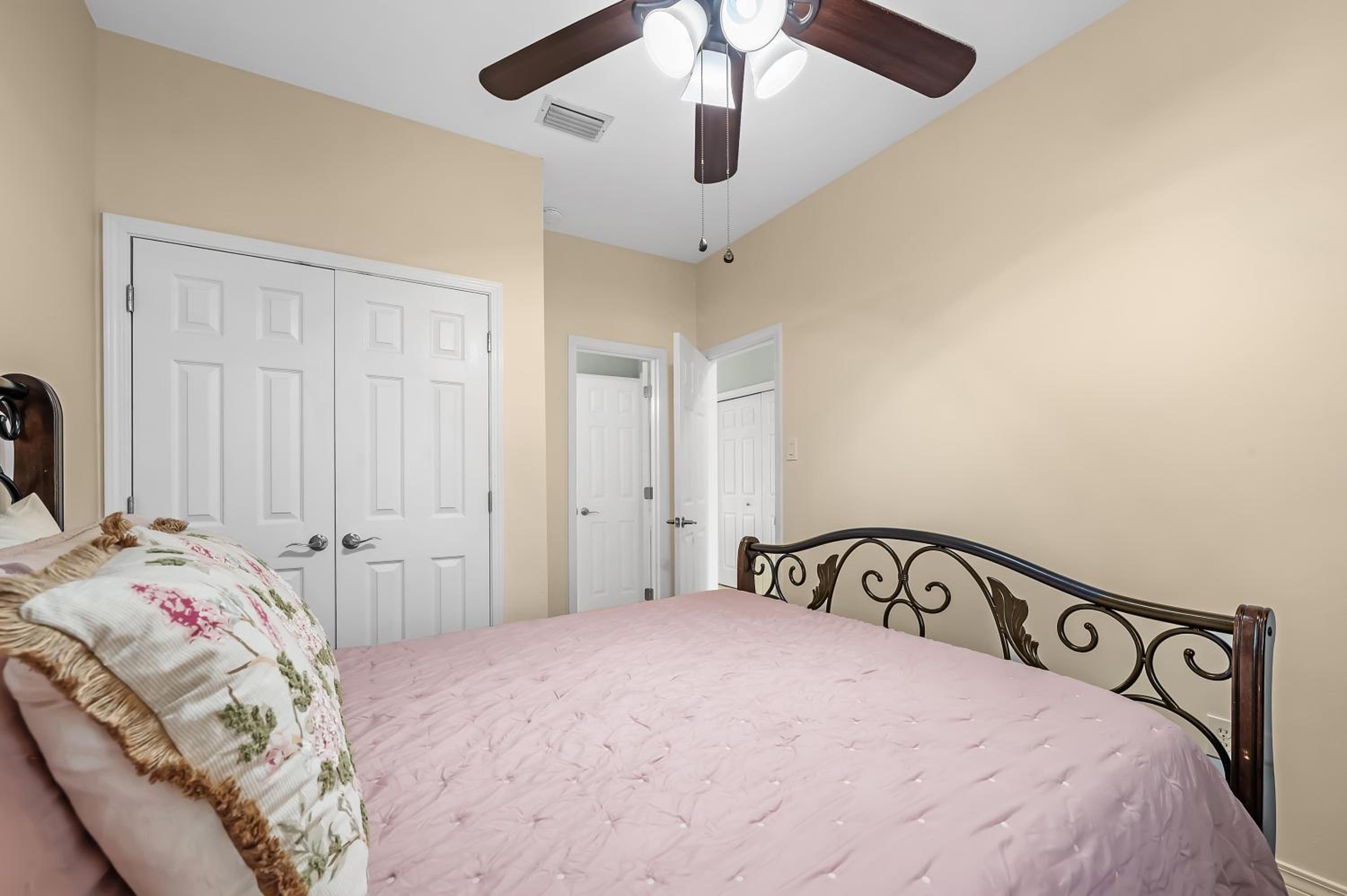 Romar Lakes 104B