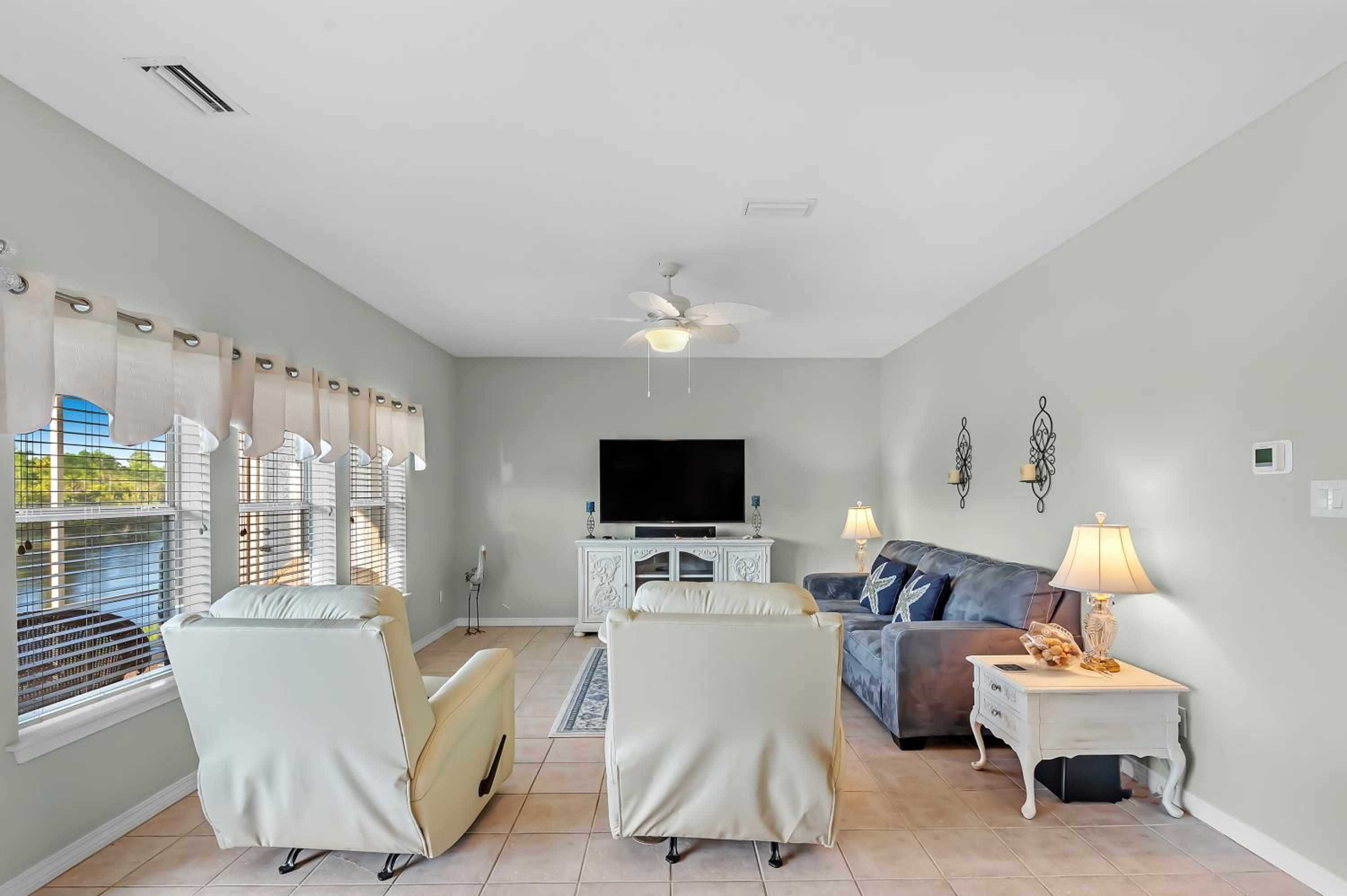 Romar Lakes 104B