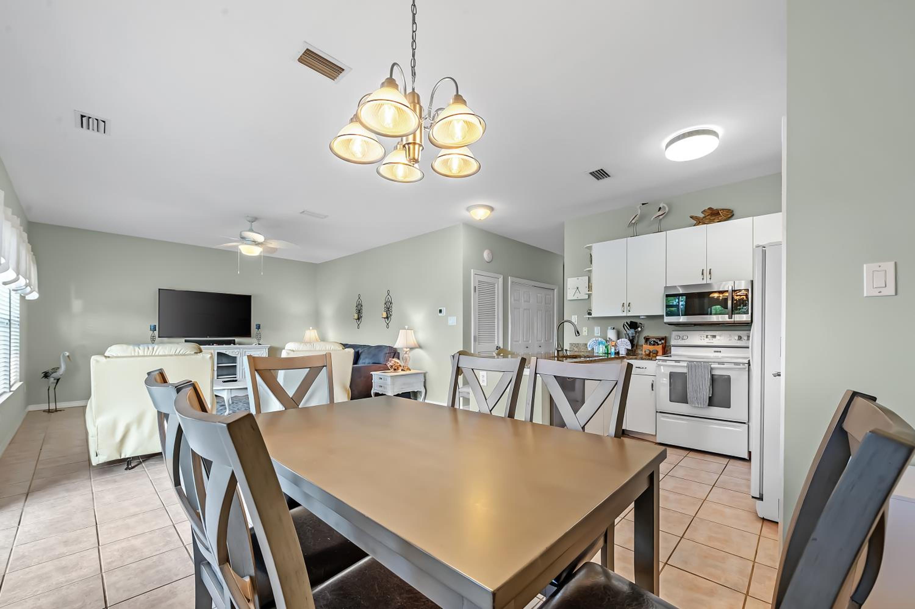 Romar Lakes 104B