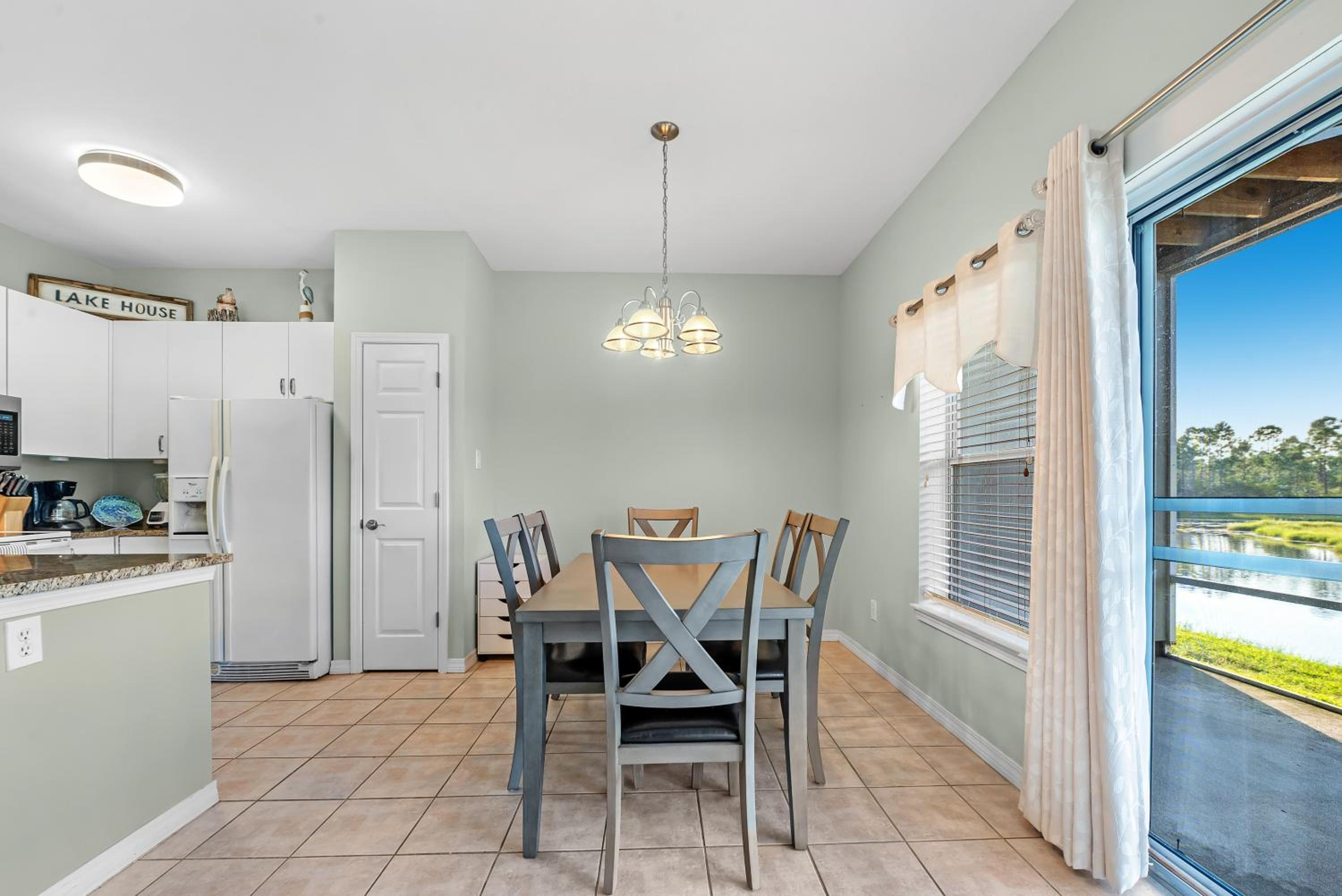 Romar Lakes 104B