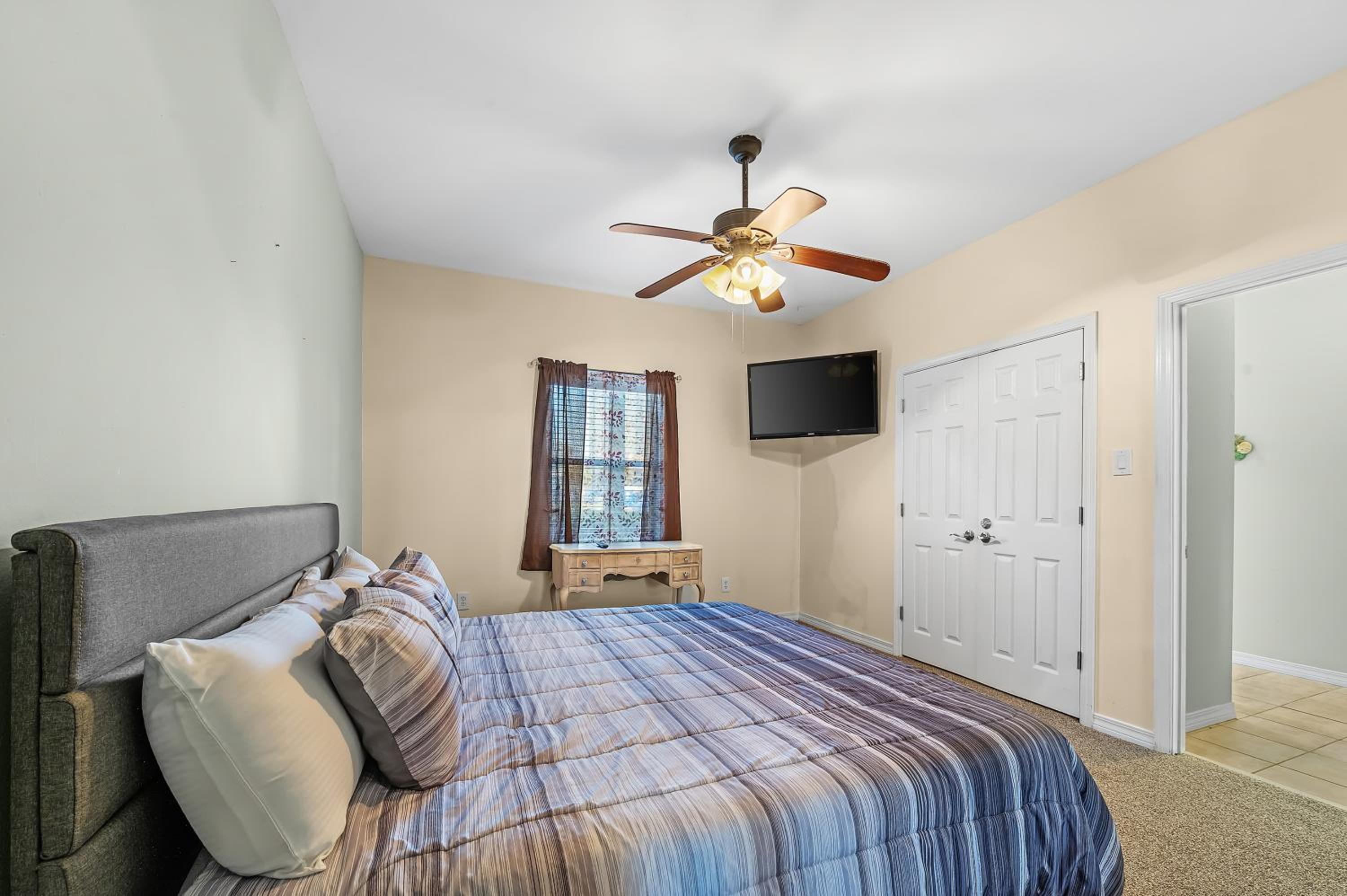 Romar Lakes 104B
