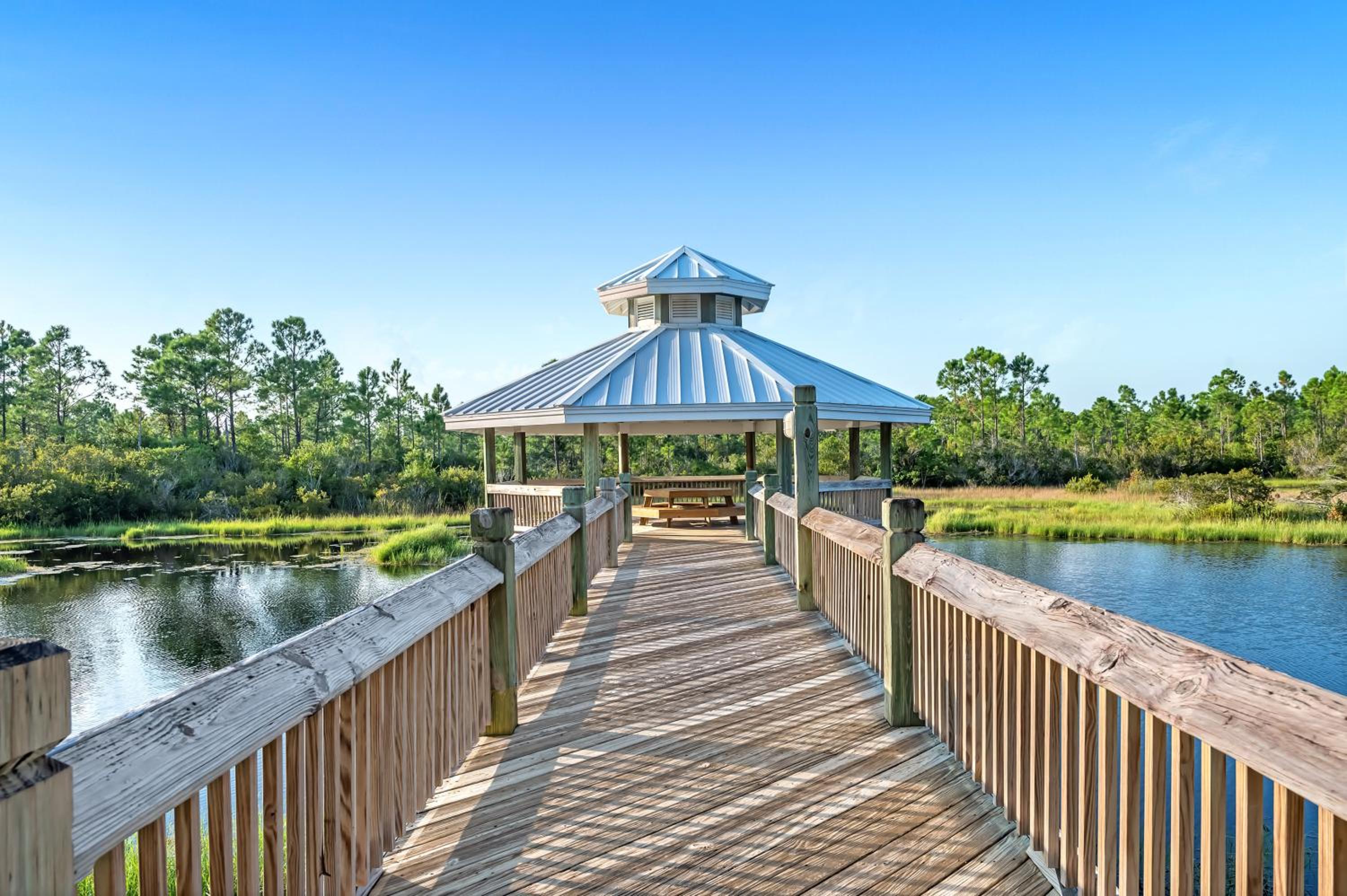 Romar Lakes 104B