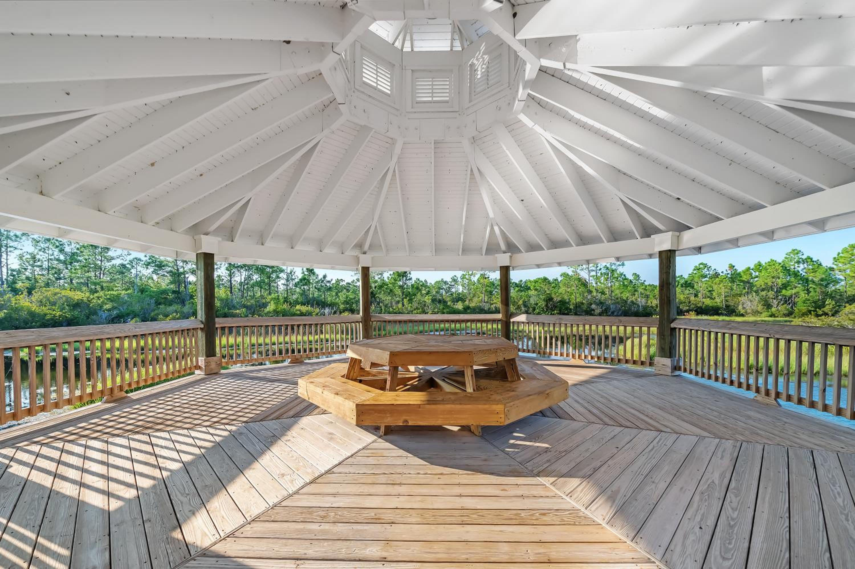 Romar Lakes 104B