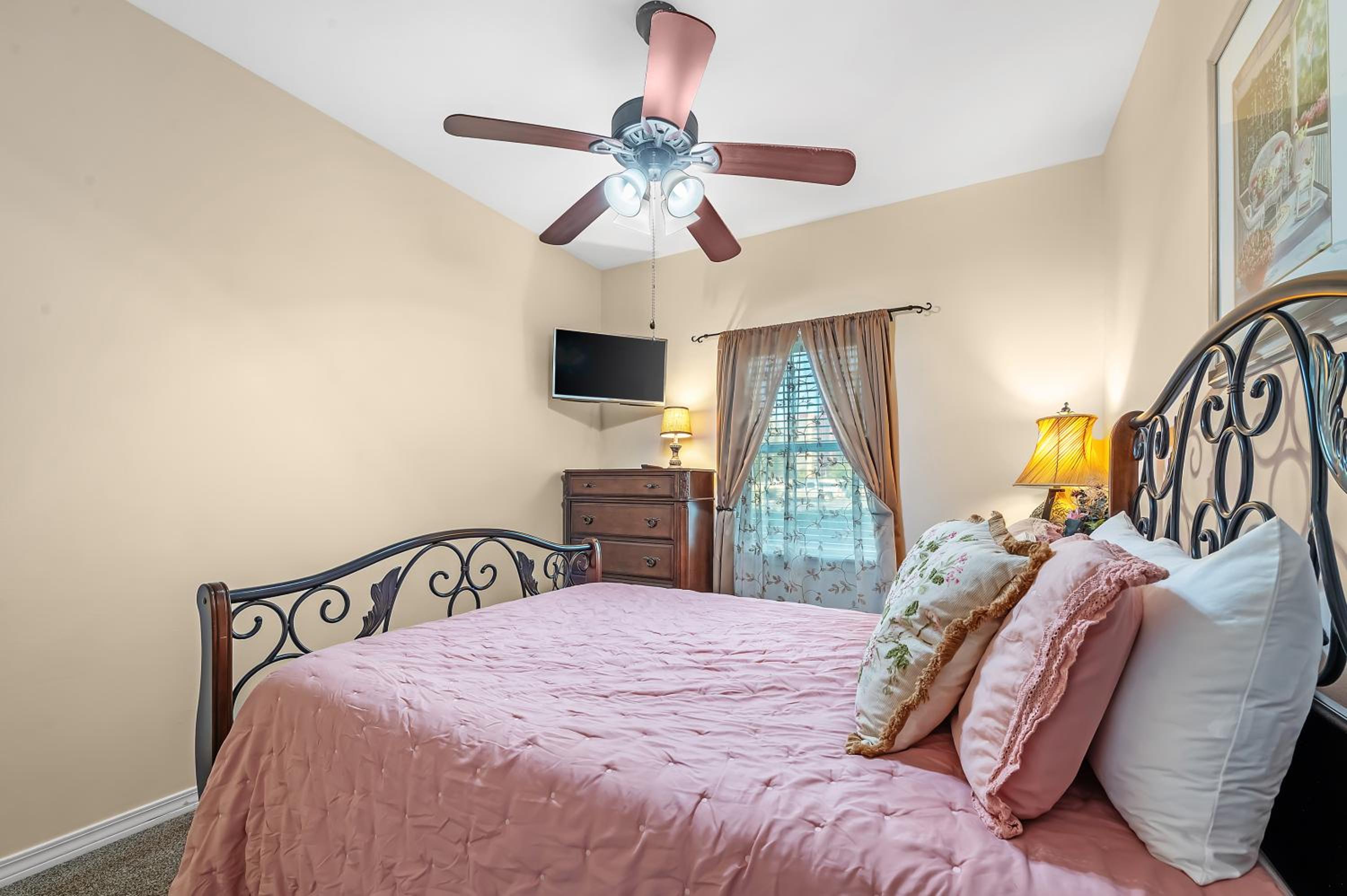 Romar Lakes 104B