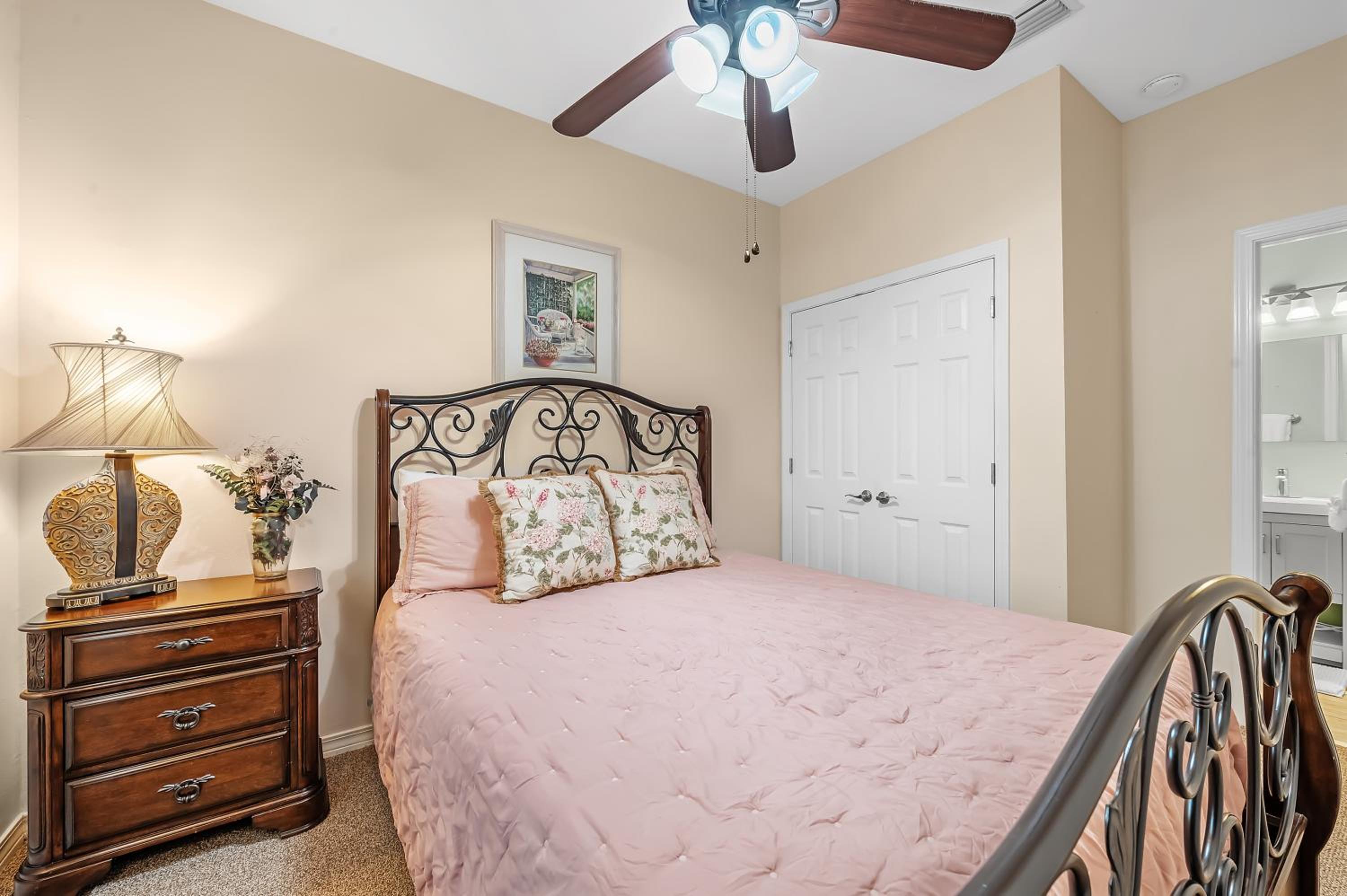 Romar Lakes 104B