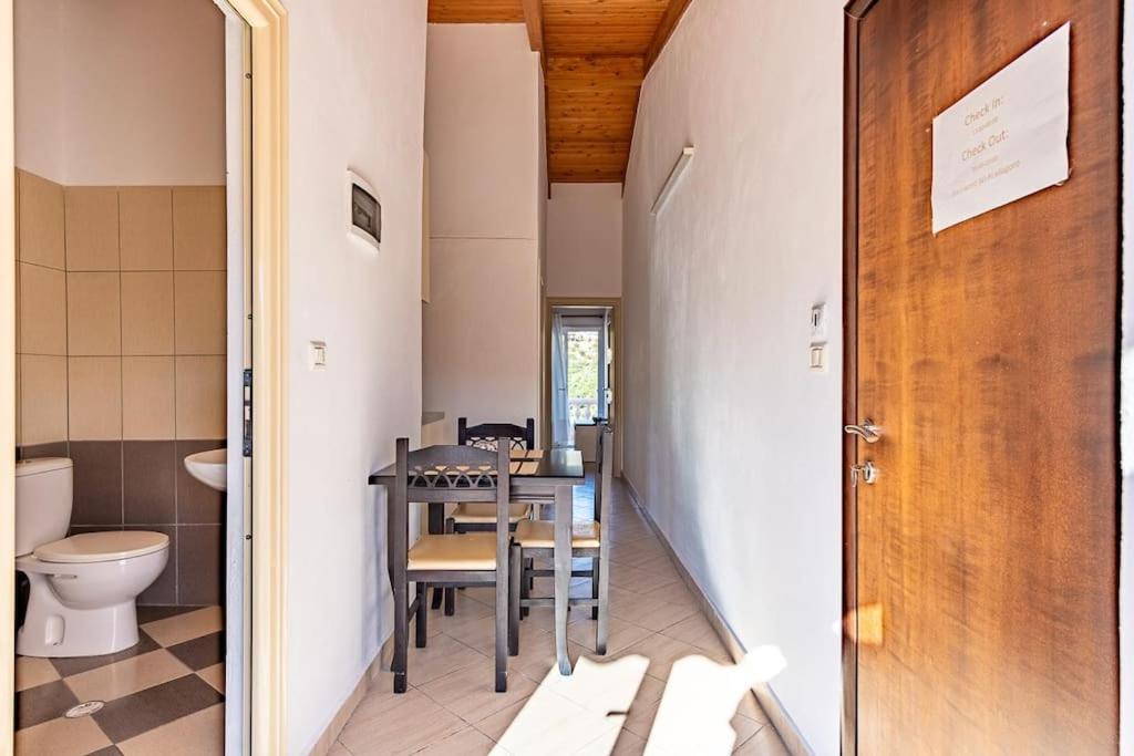 Apartment 4 - 2 bedrooms, Vila Goro - Pool, Parking and more