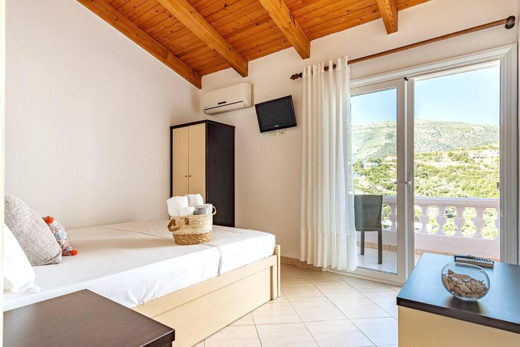 Apartment 4 - 2 bedrooms, Vila Goro - Pool, Parking and more