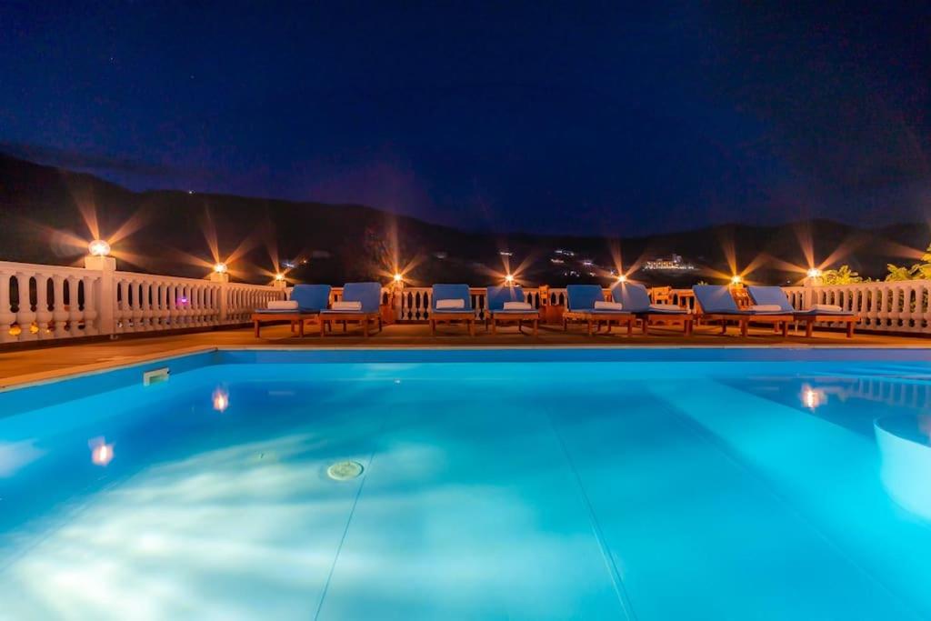 Apartment 4 - 2 bedrooms, Vila Goro - Pool, Parking and more