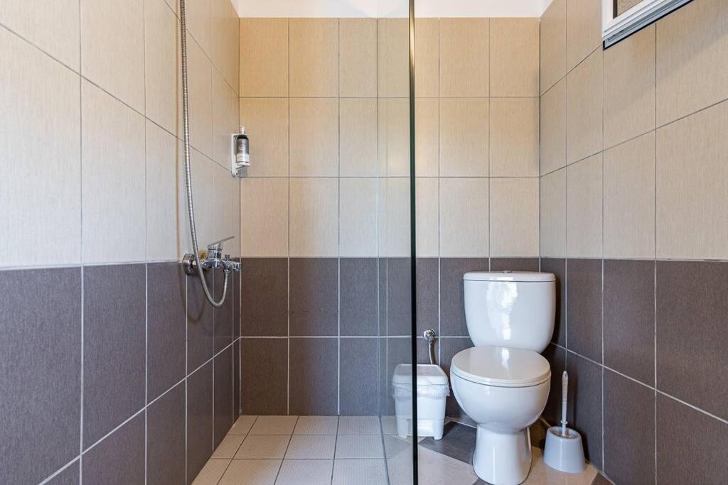 Apartment 4 - 2 bedrooms, Vila Goro - Pool, Parking and more