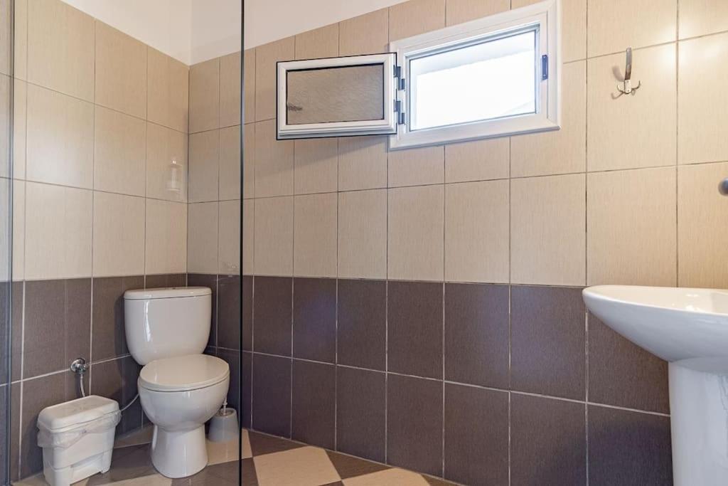 Apartment 4 - 2 bedrooms, Vila Goro - Pool, Parking and more