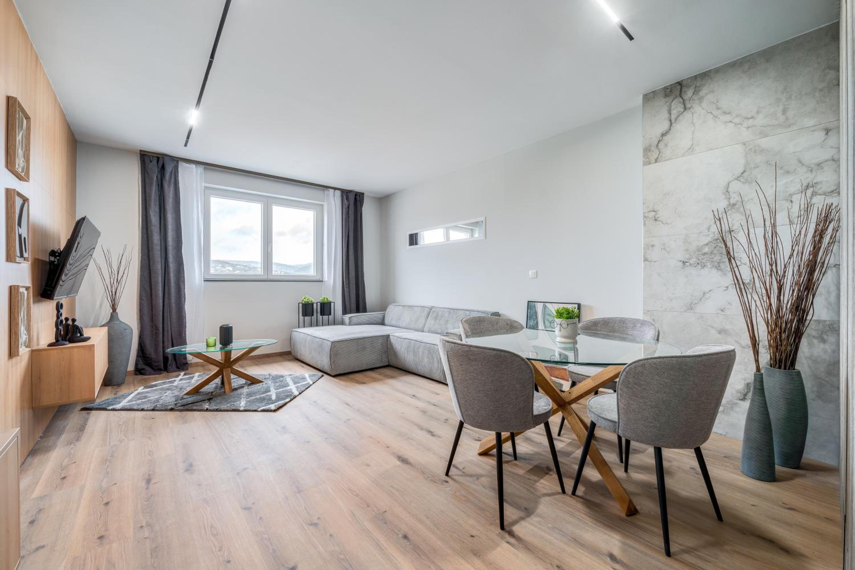 Vellaris Luxury Panoramic Suite by Margaret Island