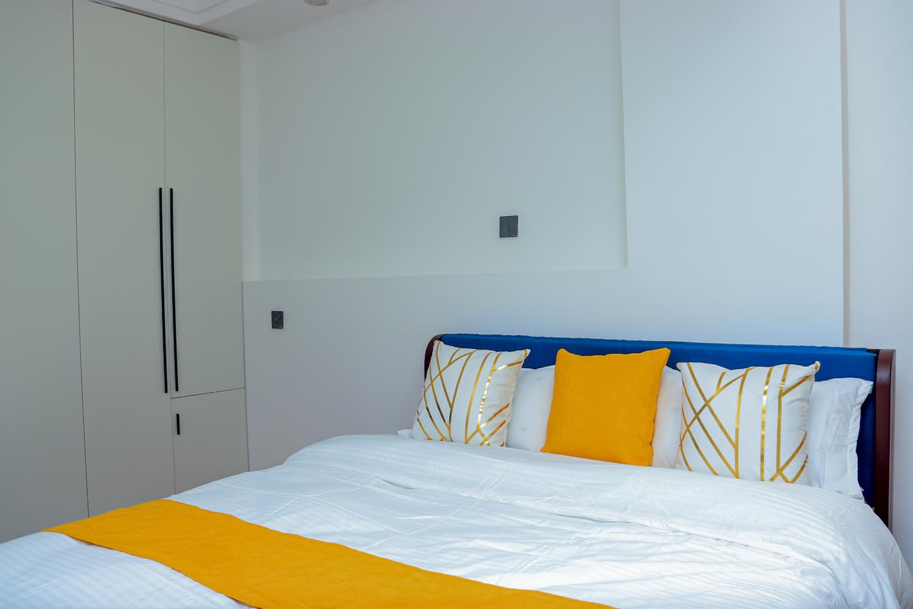 Modern 1-Bedroom Apartment in Nairobi with Balcony, Gym, & Fast WiFi view 5