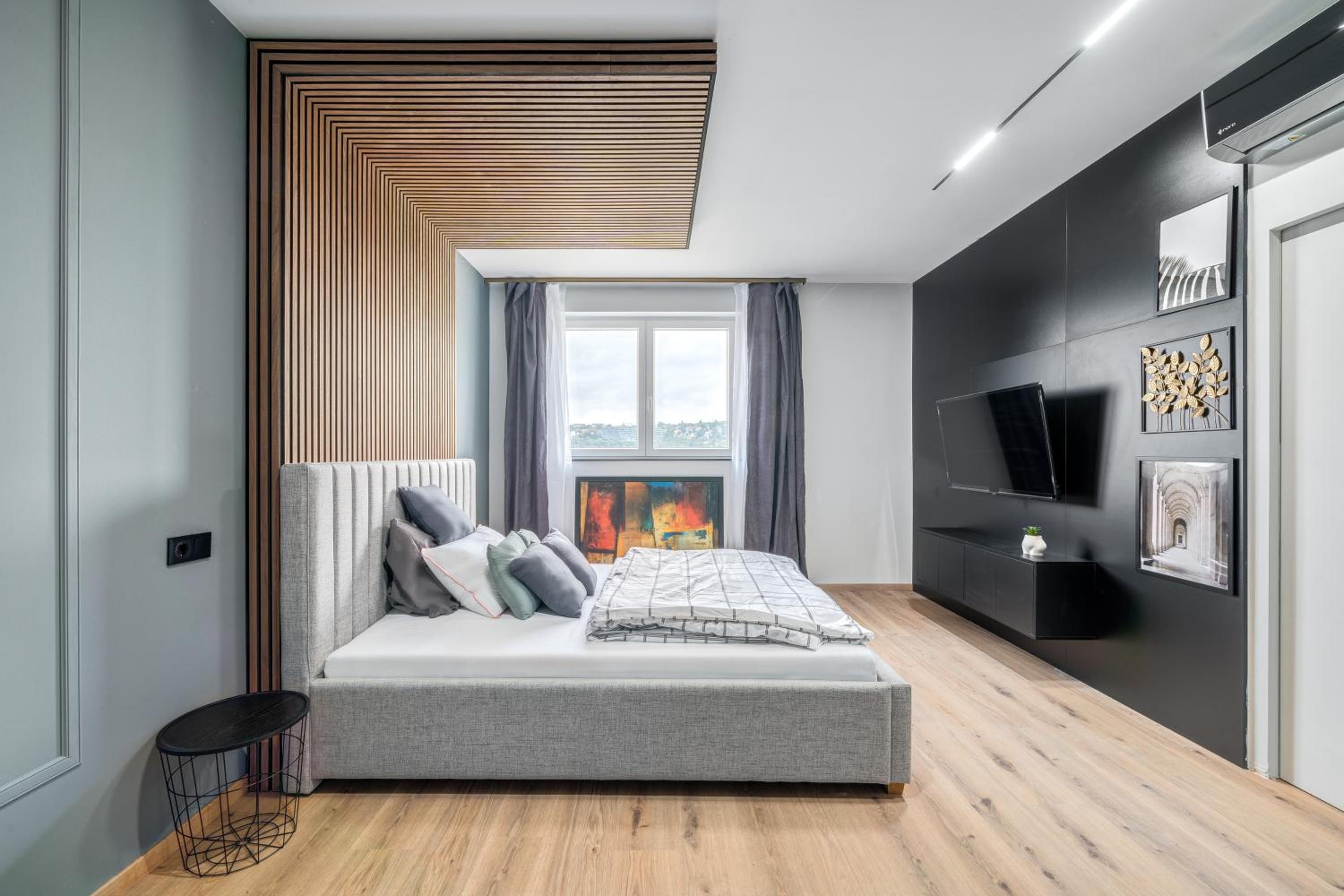 Vellaris Luxury Panoramic Suite by Margaret Island