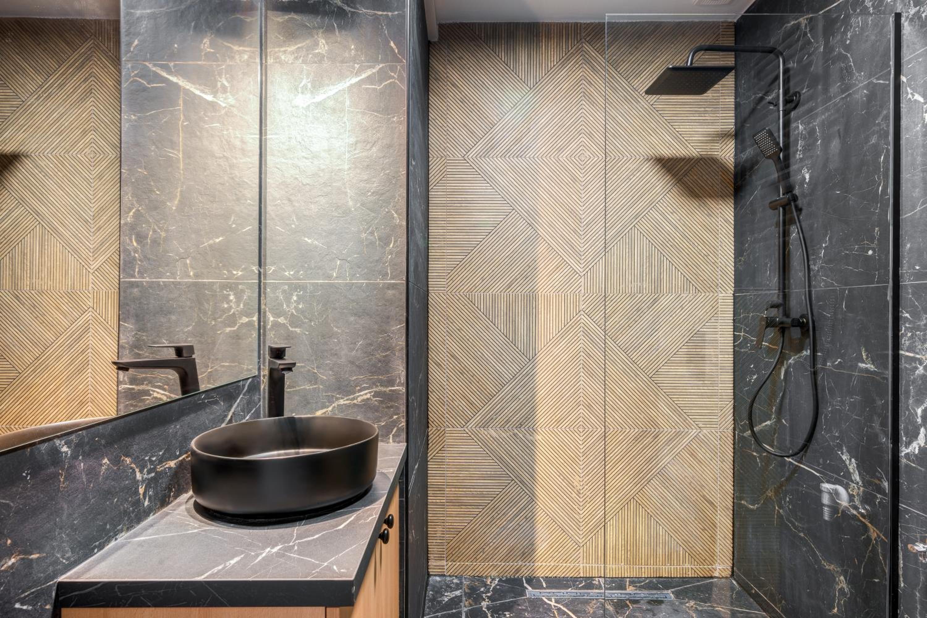 Vellaris Luxury Panoramic Suite by Margaret Island