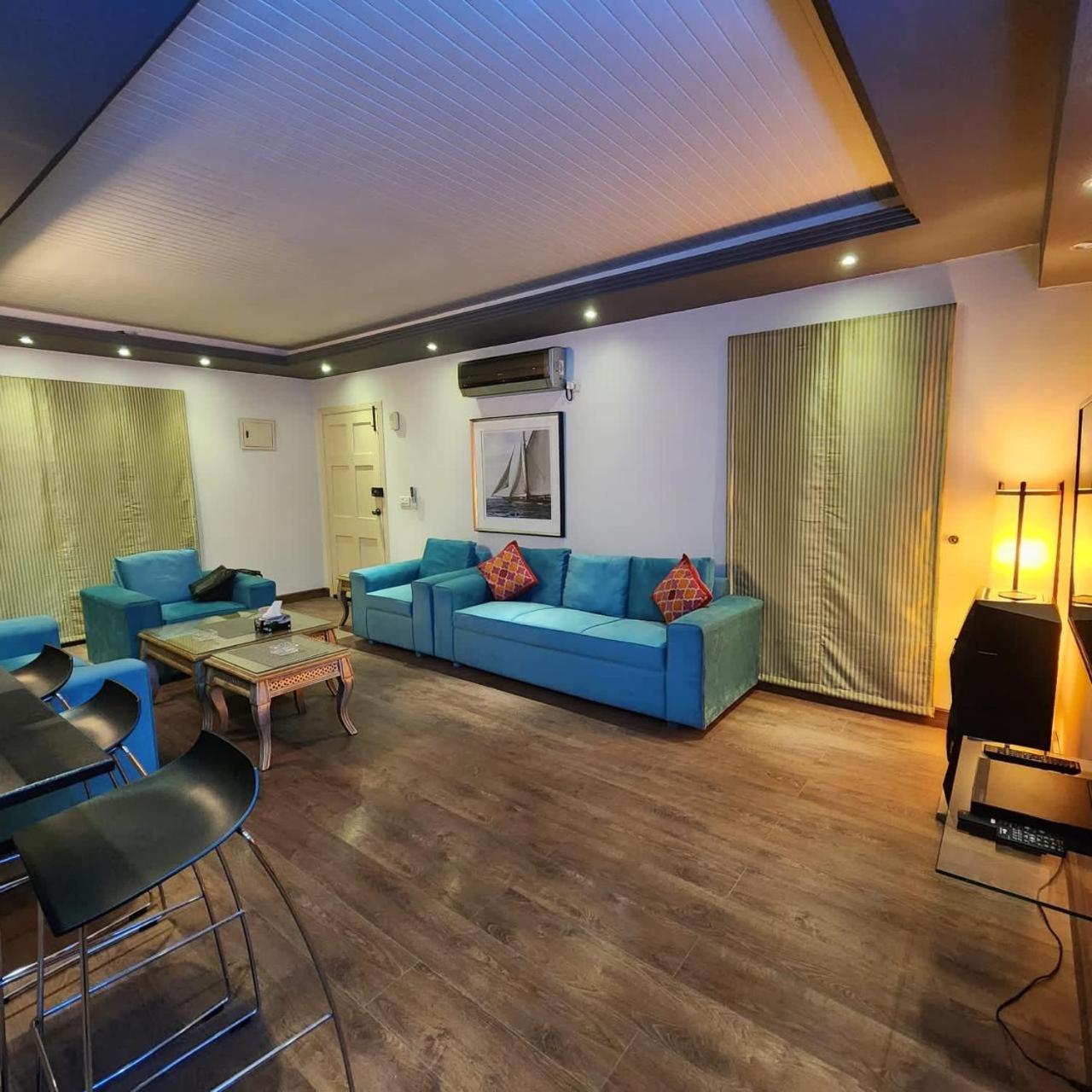 Luxury family properties view 4