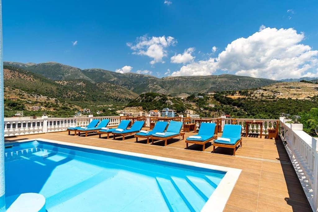 Apart 5 Pool, Views, Kitchen, Parking and more - Goro