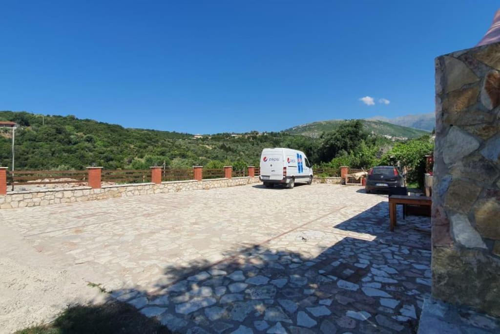 Apart 5 Pool, Views, Kitchen, Parking and more - Goro