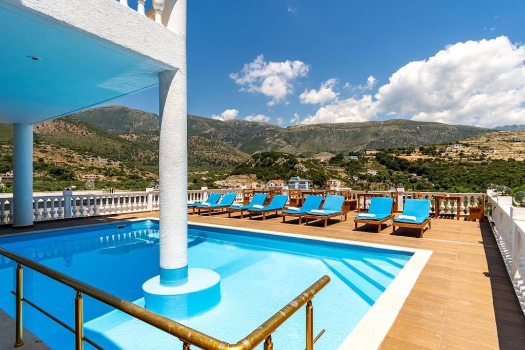 Apart 5 Pool, Views, Kitchen, Parking and more - Goro