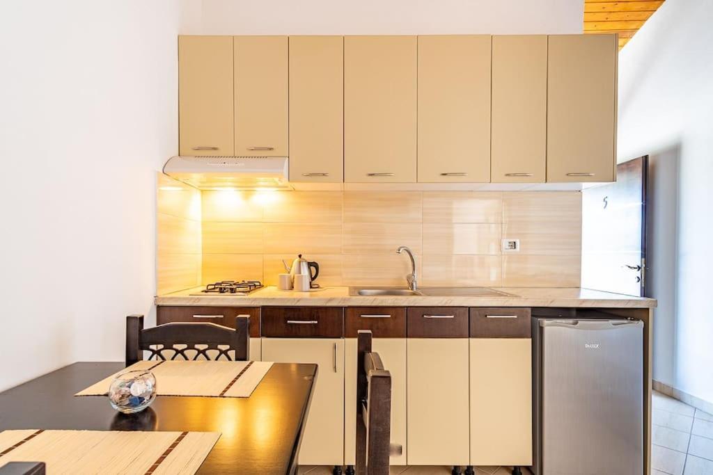 Apart 5 Pool, Views, Kitchen, Parking and more - Goro