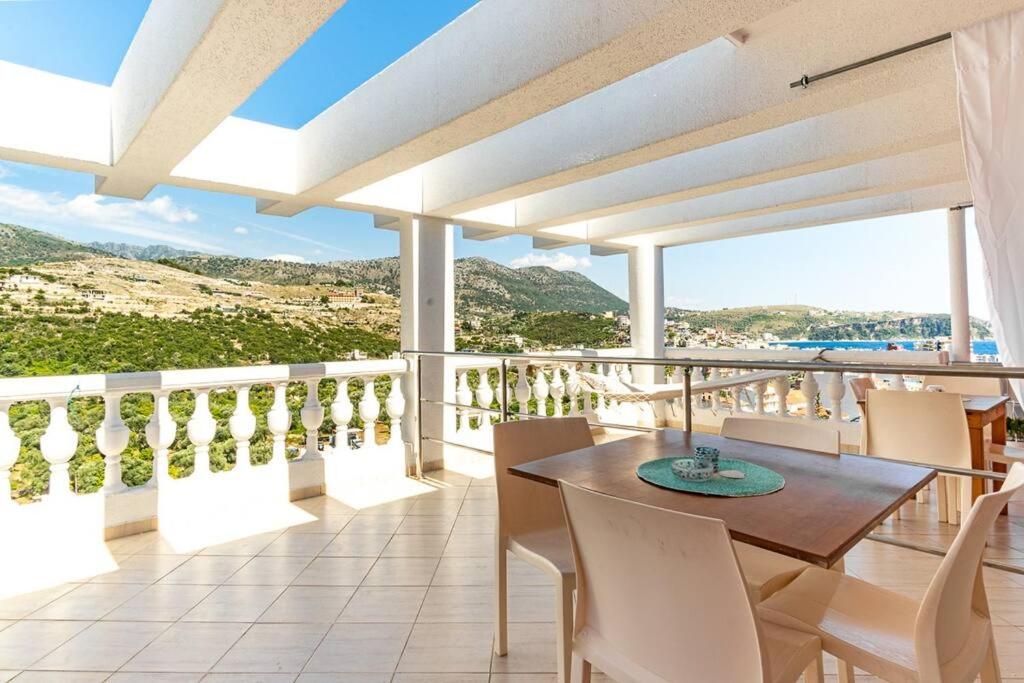 Apart 5 Pool, Views, Kitchen, Parking and more - Goro