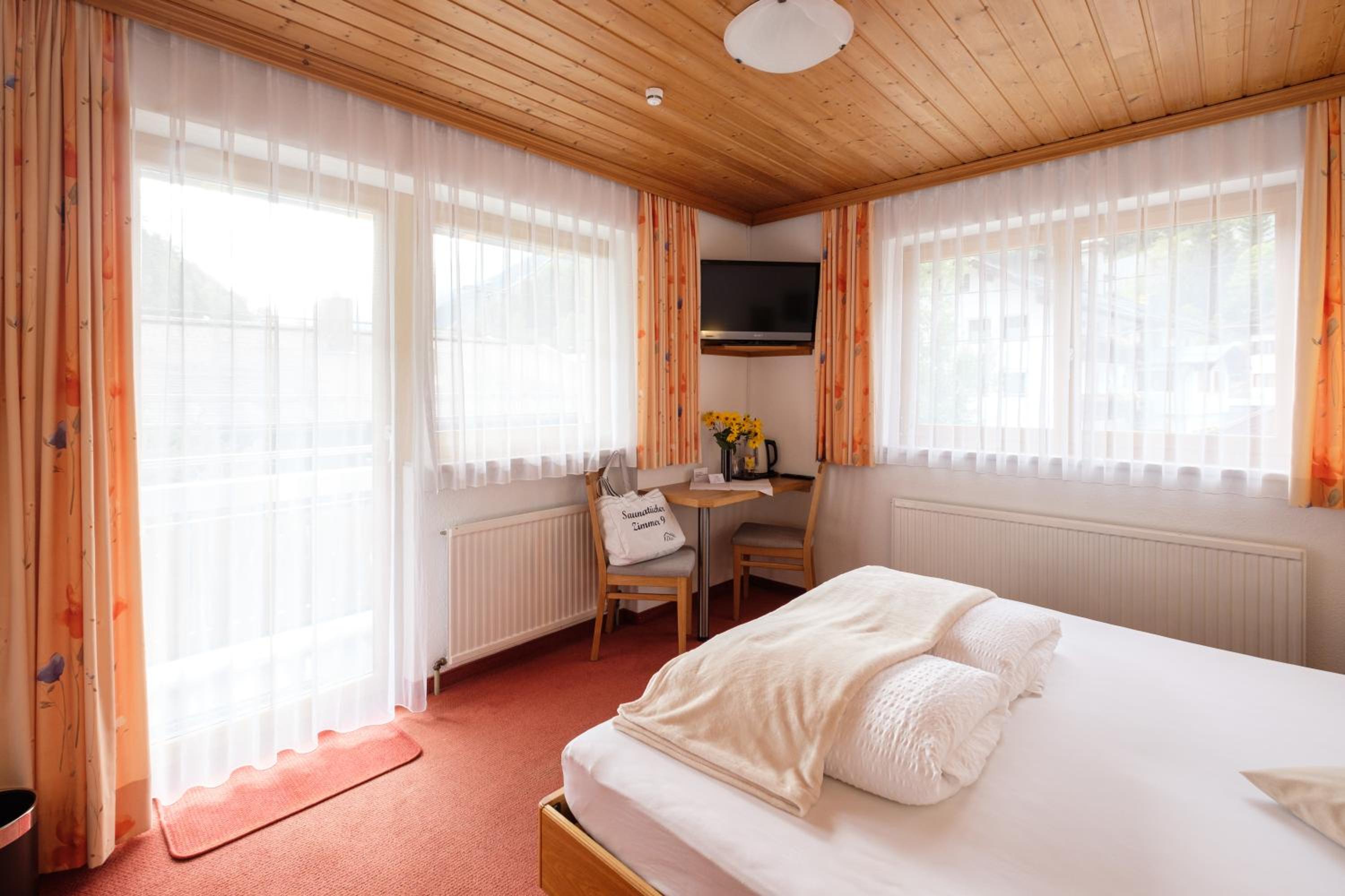 Hotel Garni DIAS