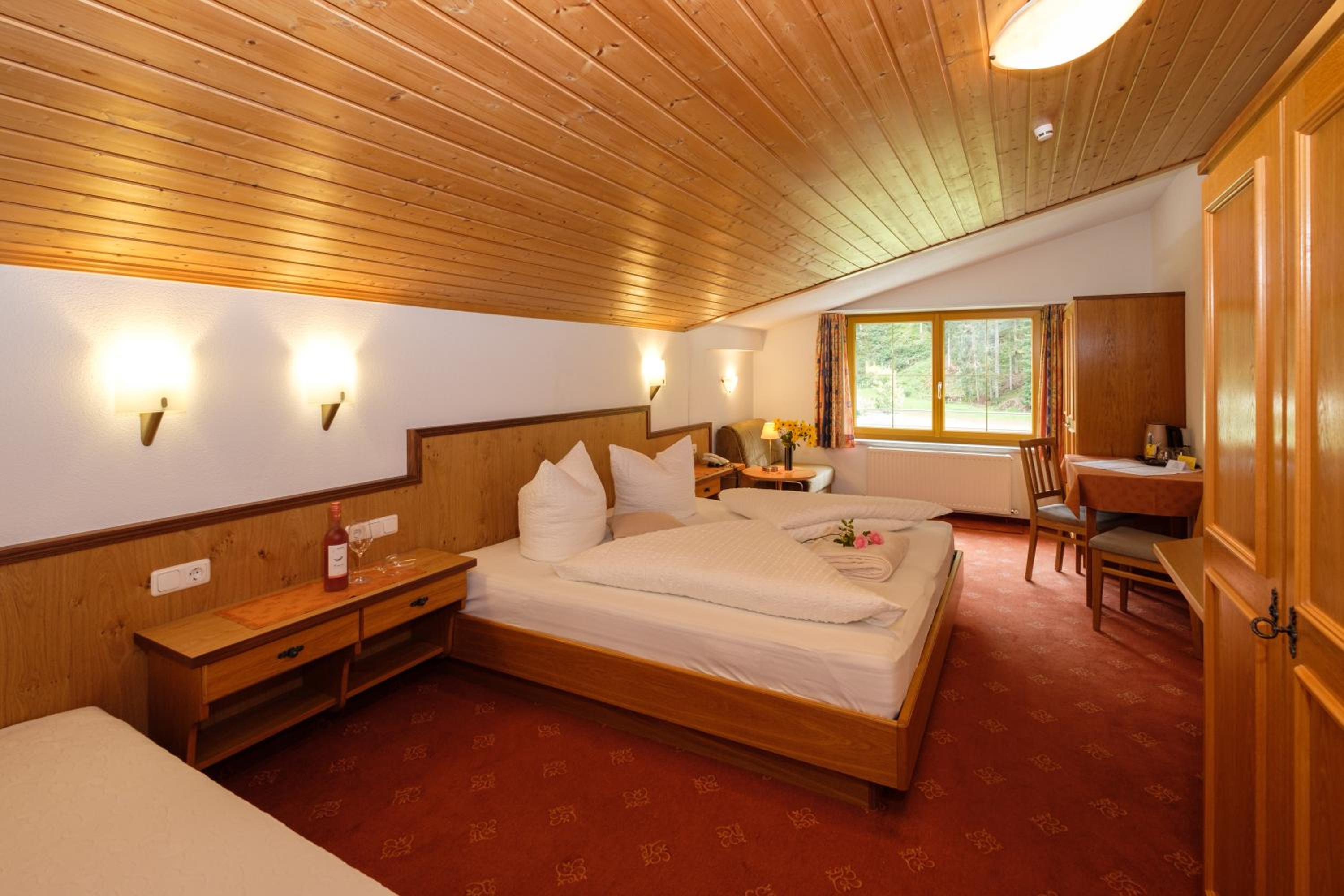 Hotel Garni DIAS