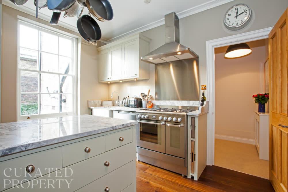 Luxury 2-Bed Marylebone Georgian House with Private Garden & Office