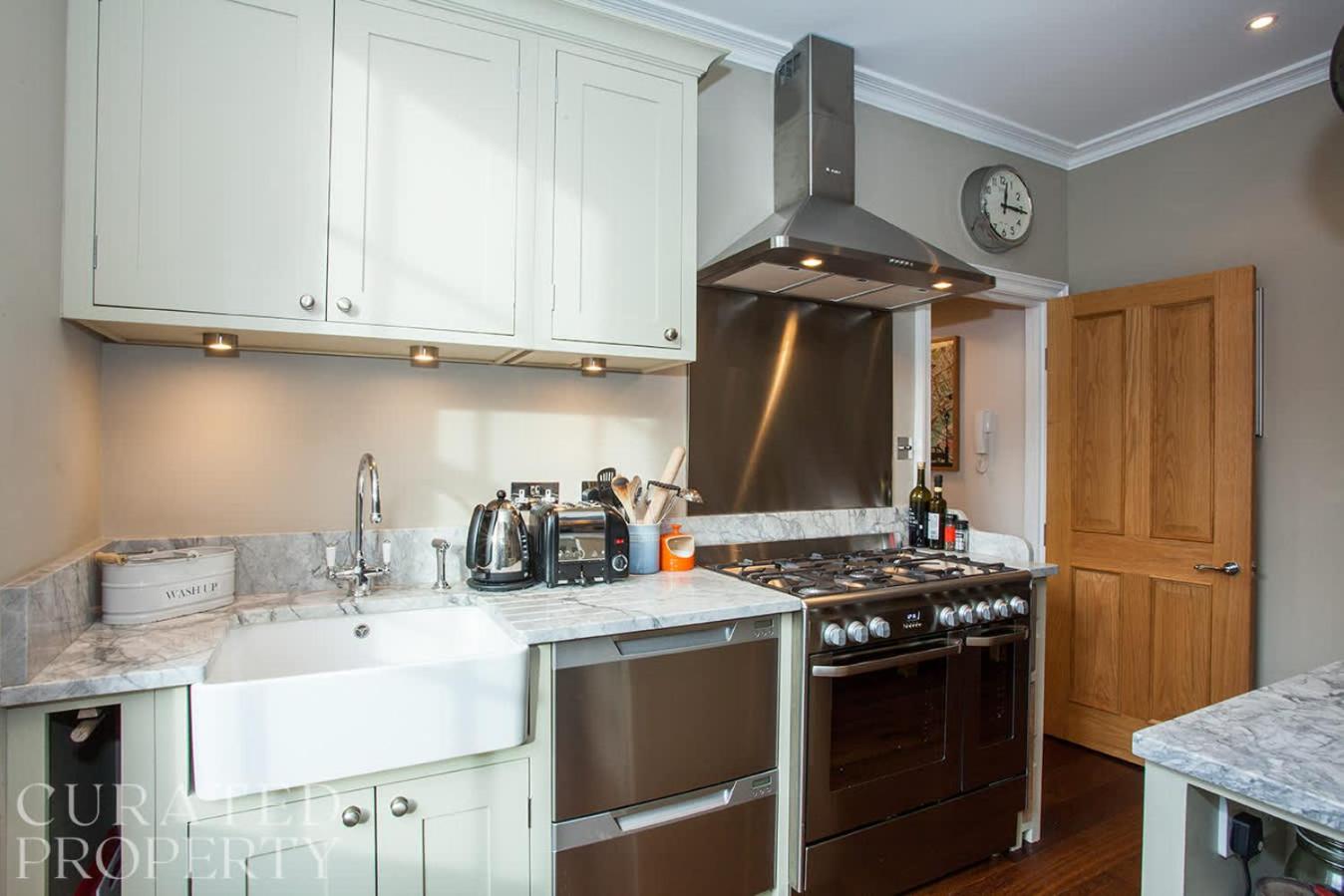 Luxury 2-Bed Marylebone Georgian House with Private Garden & Office