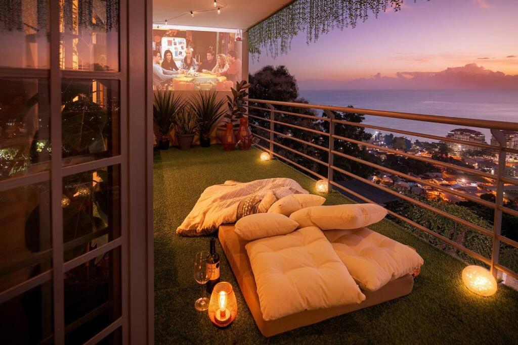 Enchanted Forest Projector Pool Jacuzzi King Bed view 4