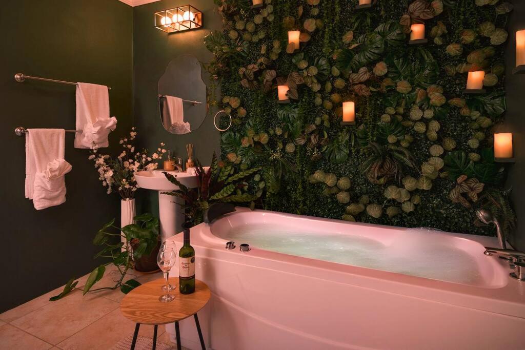 Enchanted Forest Projector Pool Jacuzzi King Bed view 3
