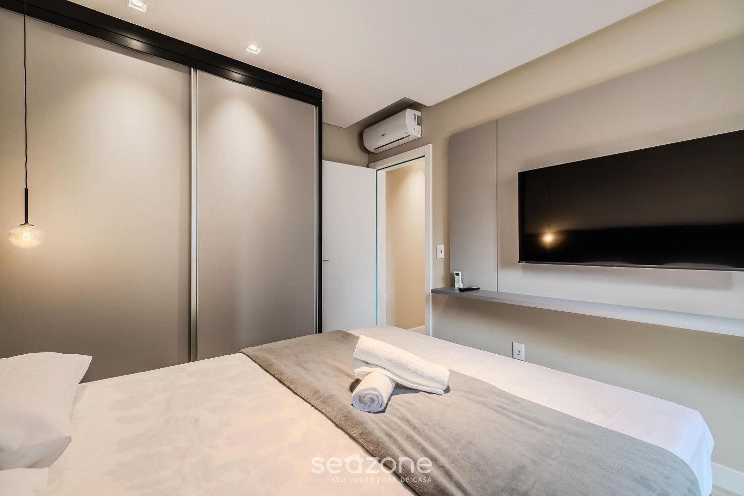IFT - Ed. Infinity Tower Flat 350m from Meia Praia