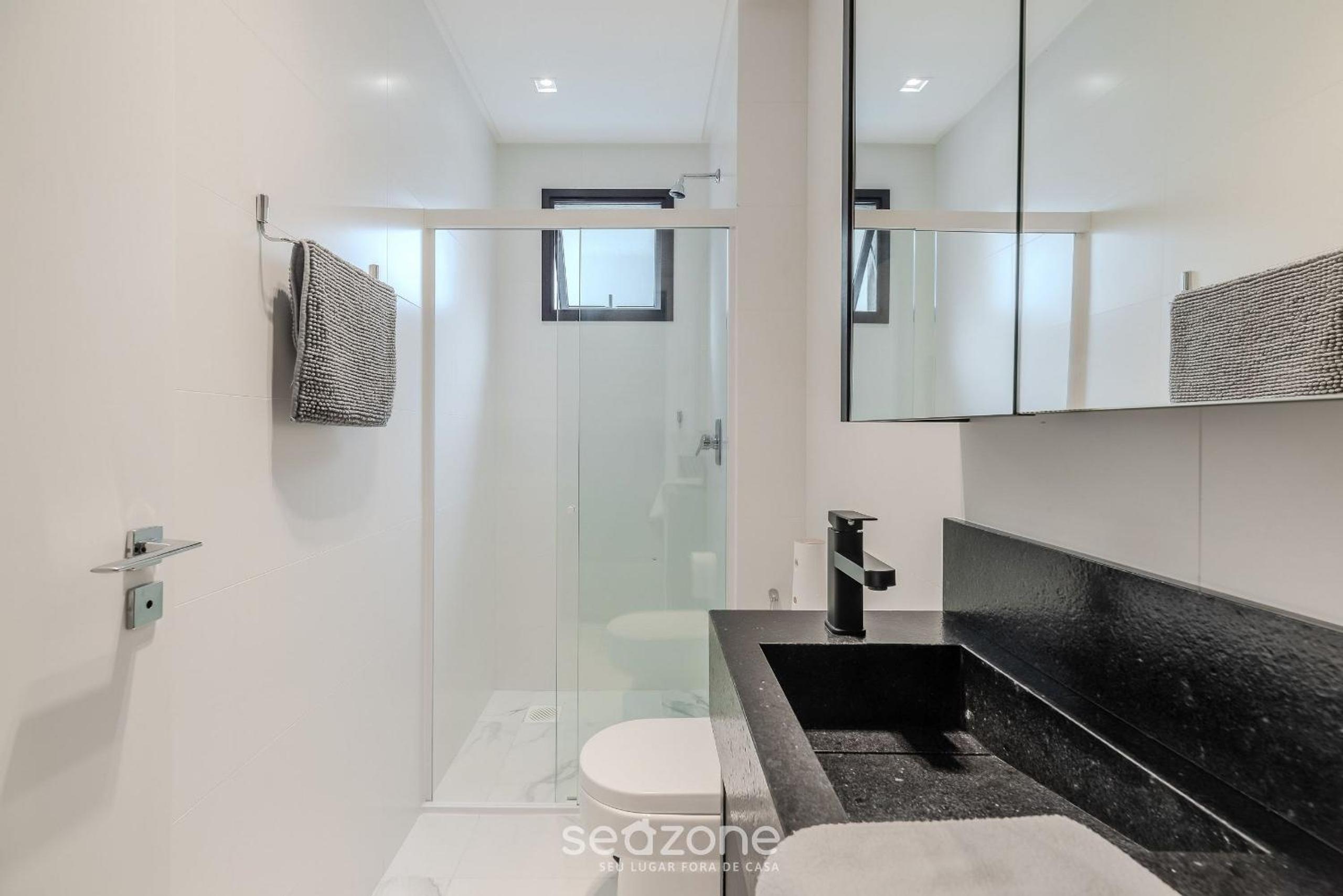 IFT - Ed. Infinity Tower Flat 350m from Meia Praia