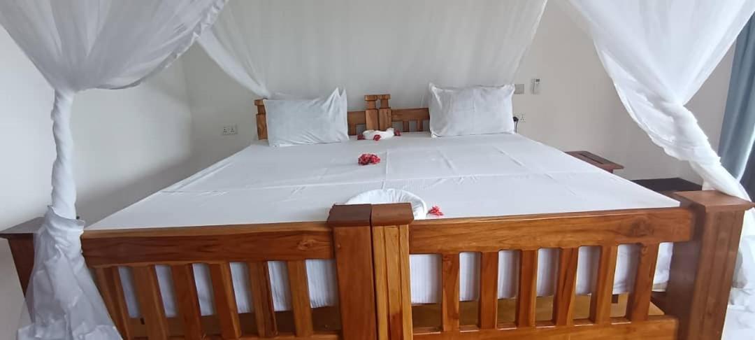 MAFIA TULIVU LODGE