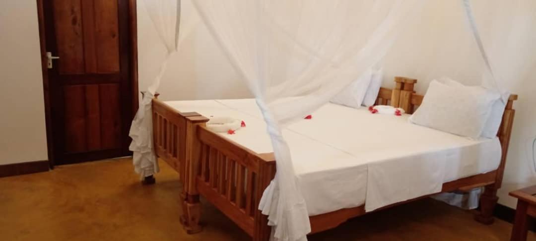 MAFIA TULIVU LODGE