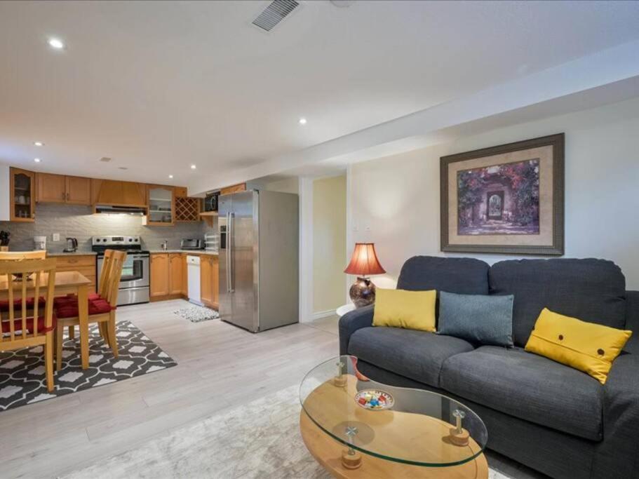 Guelph Vacations - Bright  Modern 1 bedroom unit! - Property Image 1