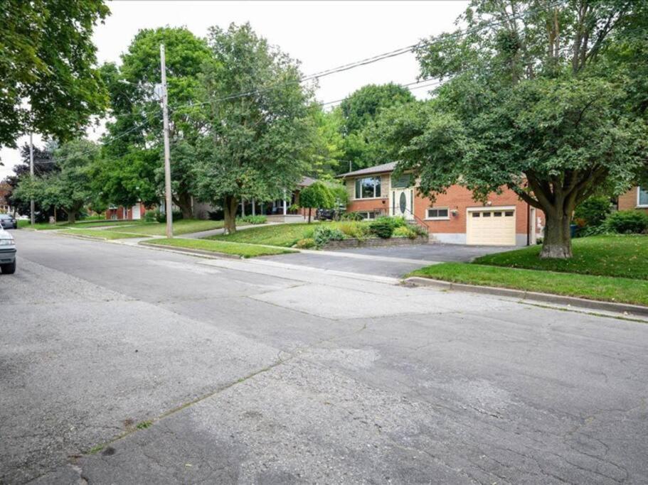 Guelph Vacations - Bright Modern 1 bedroom unit! - Property Image 23