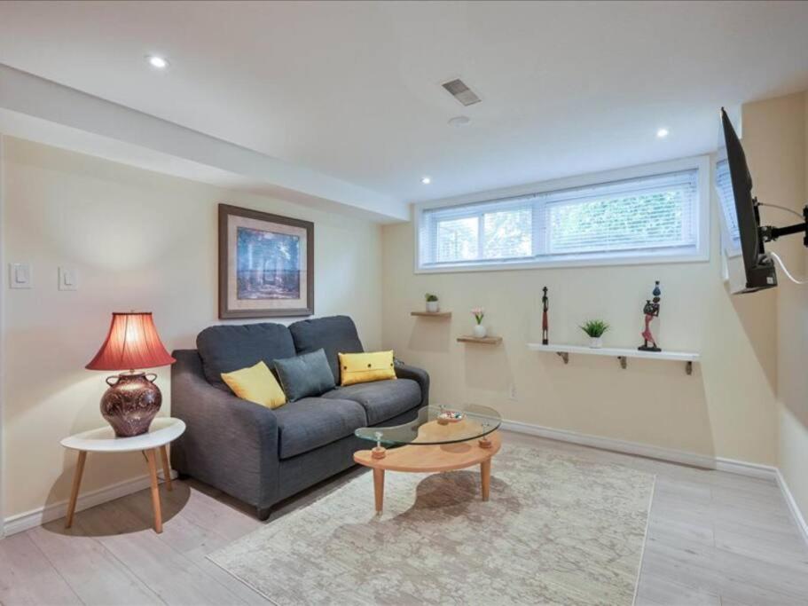 Guelph Vacations - Bright Modern 1 bedroom unit! - Property Image 16