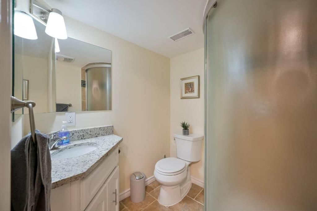 Guelph Vacations - Bright Modern 1 bedroom unit! - Property Image 14