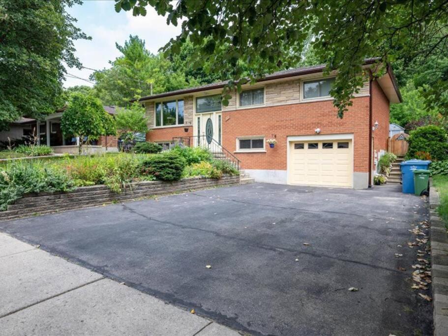 Guelph Vacations - Bright  Modern 1 bedroom unit! - Property Image 12
