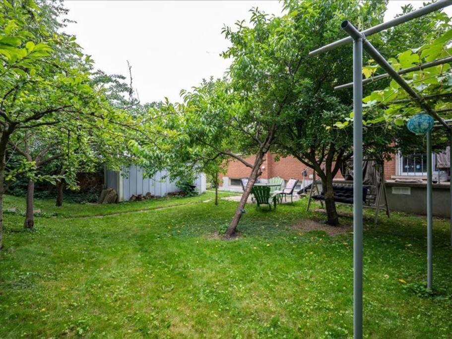 Guelph Vacations - Bright  Modern 1 bedroom unit! - Property Image 8