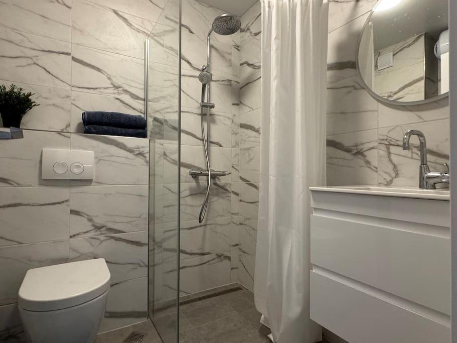 Inspire Your Stay Modern Apartment with Comfort and Style