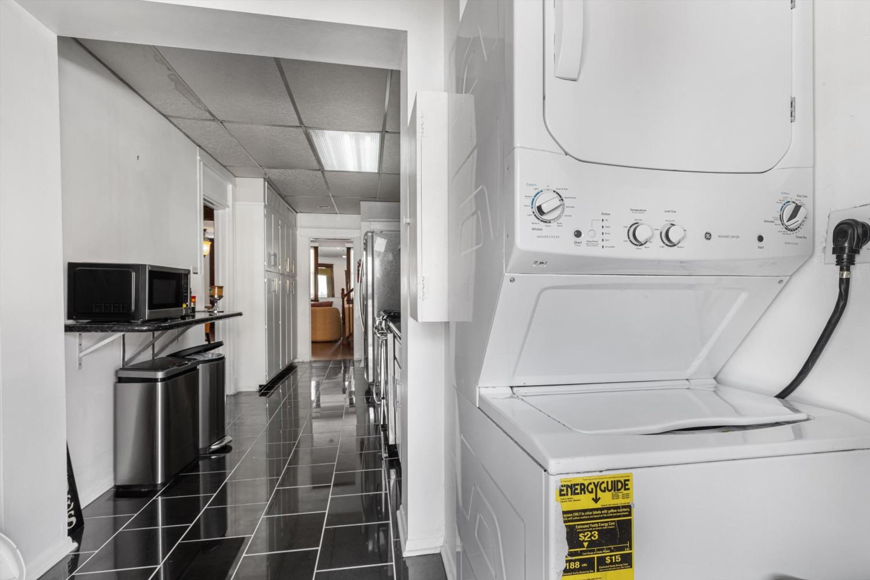 Family & Group Trips to DC - 4-BR Close to METRO view 5