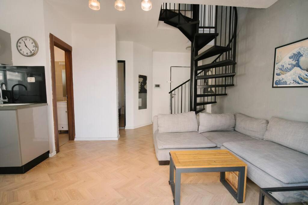 Ben Yehuda Duplex Apartment By Nimizz view 5