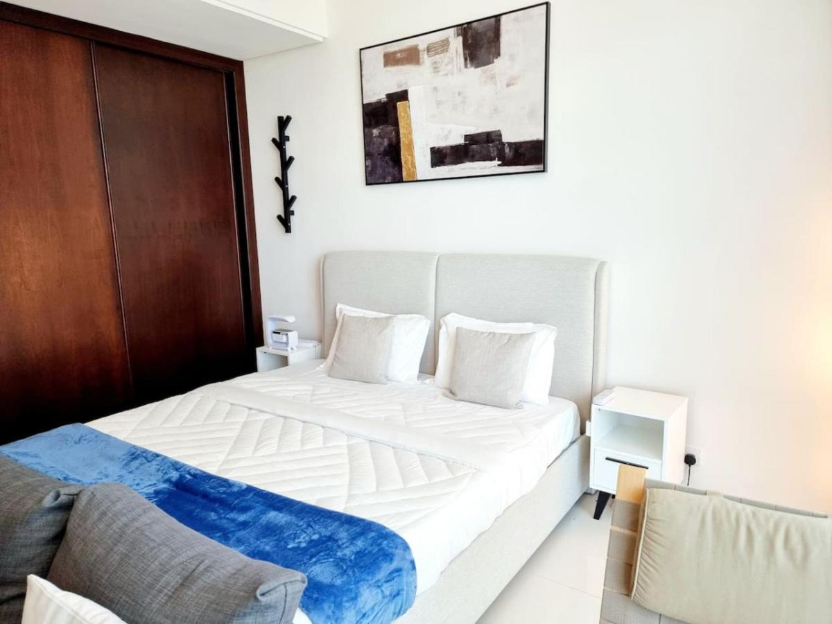 Sea View Luxury Grey Studio